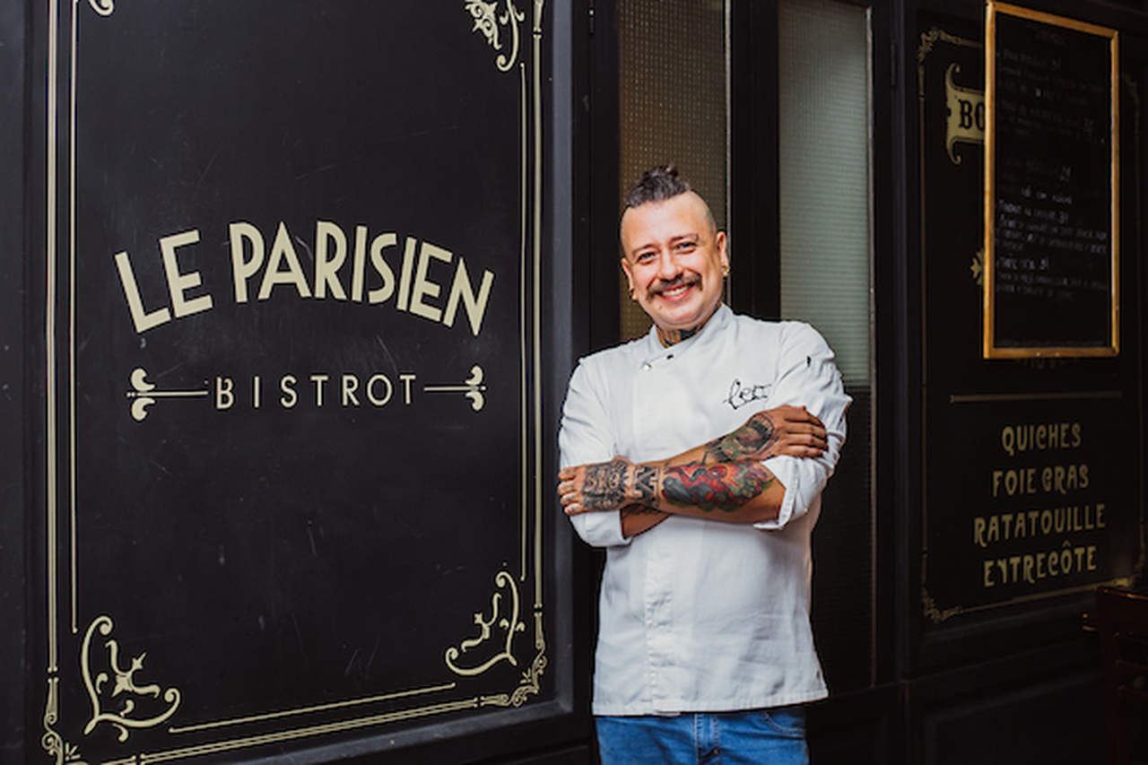 Na foto, retrato posado do chef Lenadro Nunes, do Le Parisien Bistrot - Metrópoles