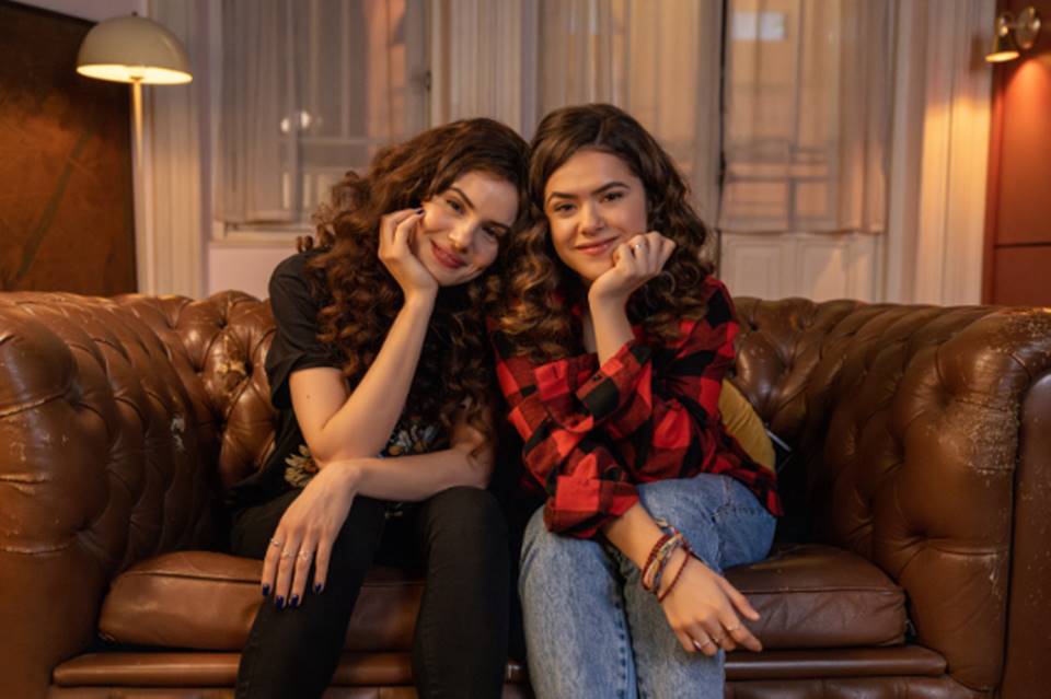 Camila Queiroz e Maisa Silva no elenco de De Volta aos 15