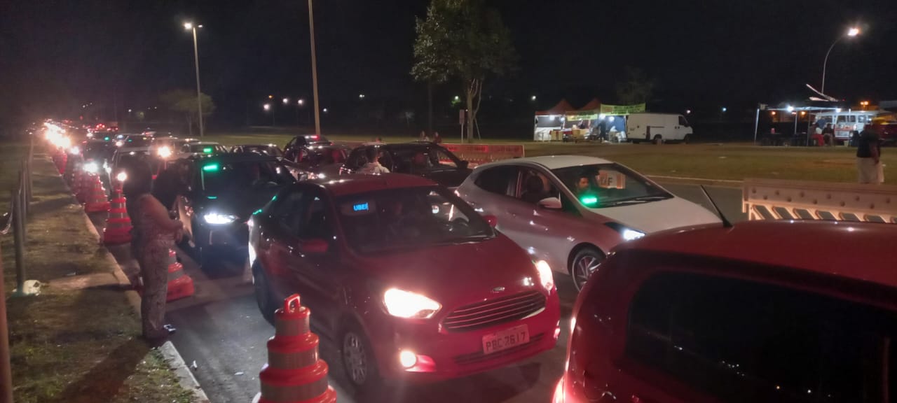 Uber e 99Pop: motoristas desligam apps e fazem "leilão" em grandes eventos no DF