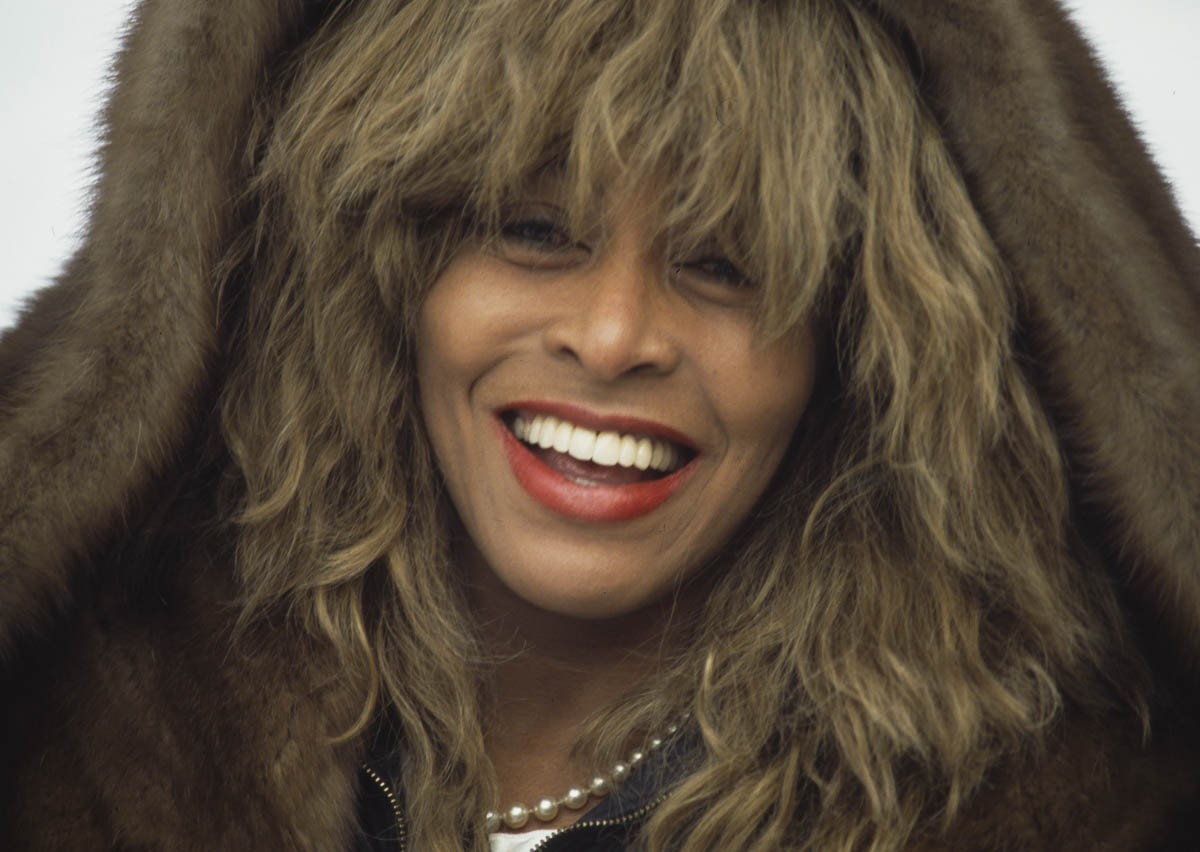 foto colorida da cantora Tina Turner - Metrópoles