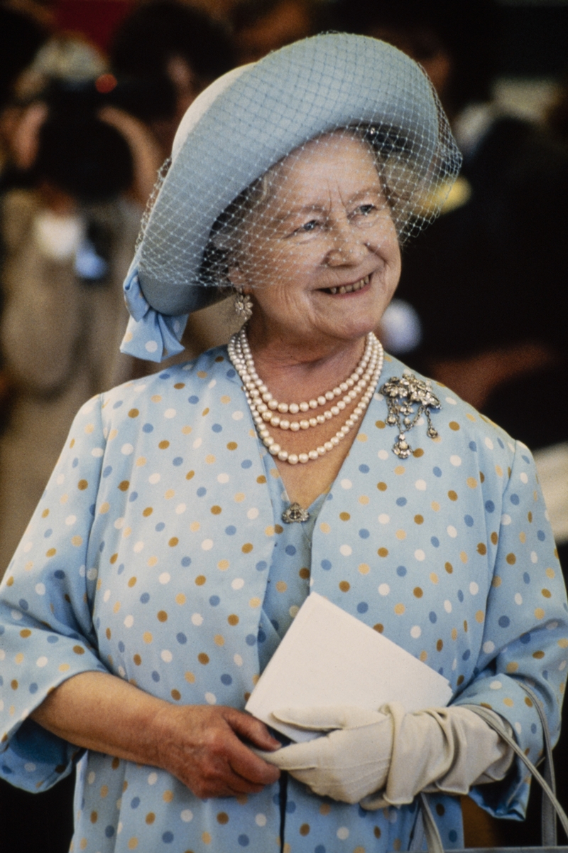 Foto colorida de mulher idosa, branca e com roupa azul claro - Metrópoles