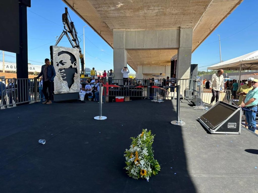 Palco cede na inauguração do Túnel de Taguatinga