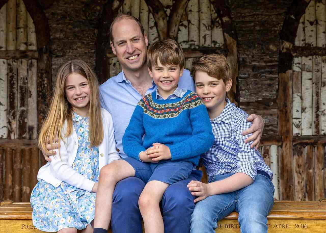 Na foto, o Príncipe William e filhos, Louis, Charlotte, George - Metrópoles
