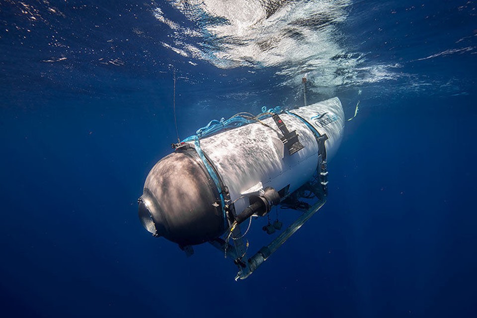 Imagem colorida mostra submarino da OceanGate desaparecido durante tour aos destroços do Titanic - Metrópoles