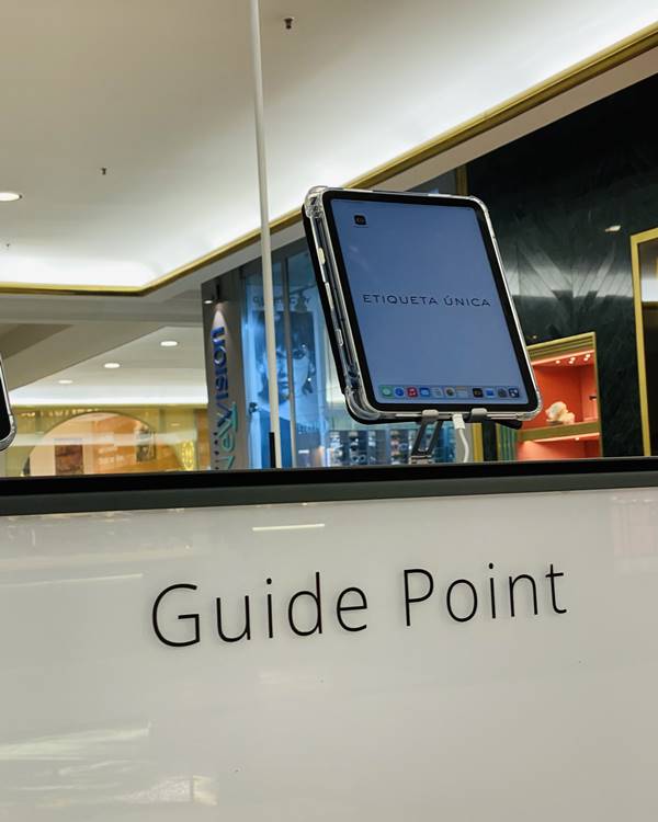 Guide point em shopping - Metrópoles