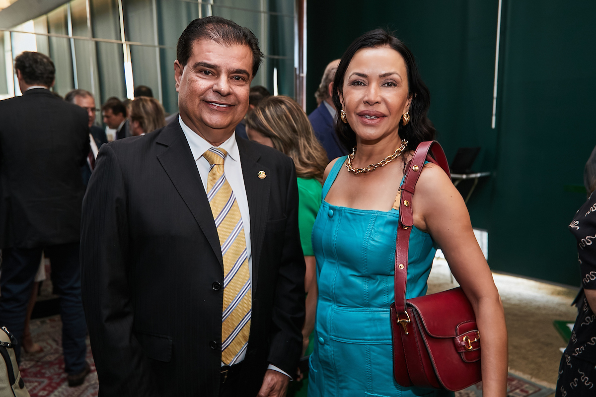 Senador Nelsinho Trad (PSD-MS) e Claudia Meireles