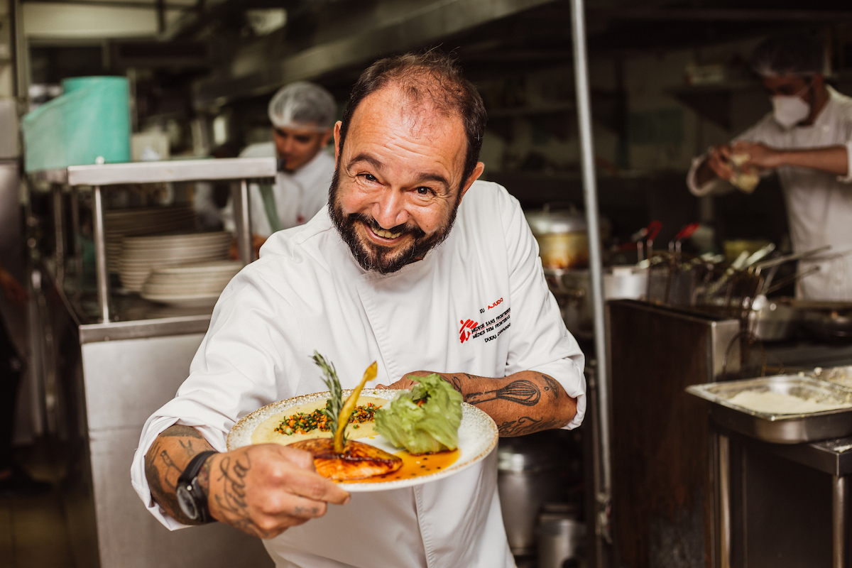 Chef Dudu Camargo mostra sua criação