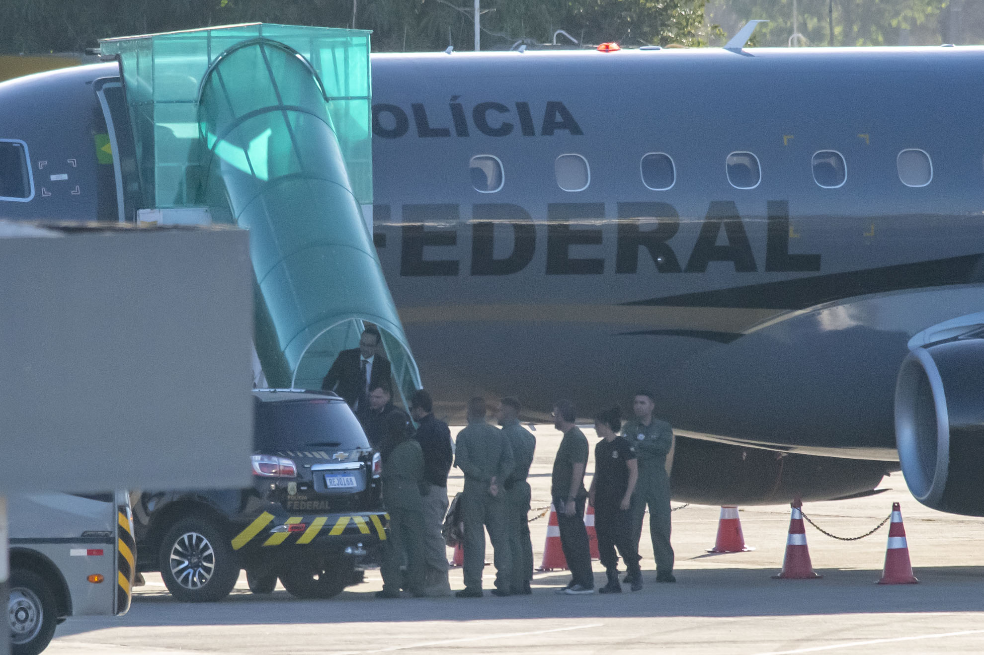 Silvinei Vasques, chega a Brasília em aeronave da PF - Metrópoles