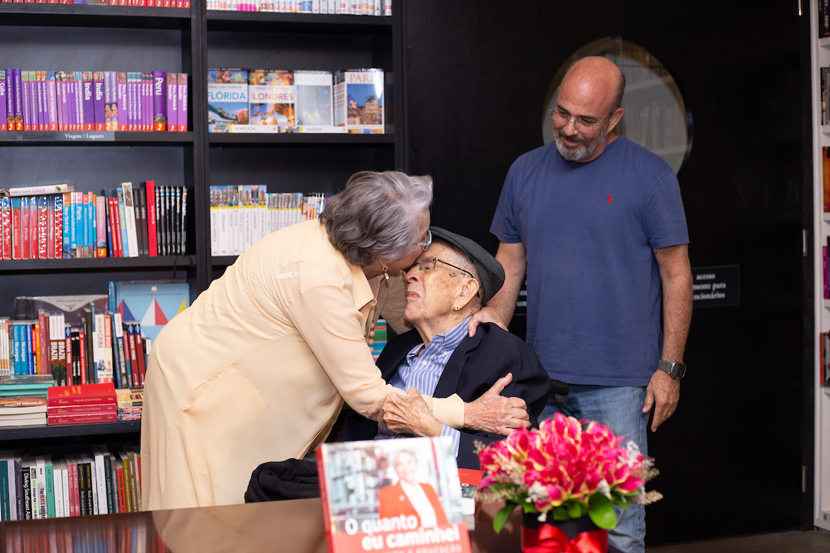 Lançamento de Livro Eda Coutinho - Metrópoles