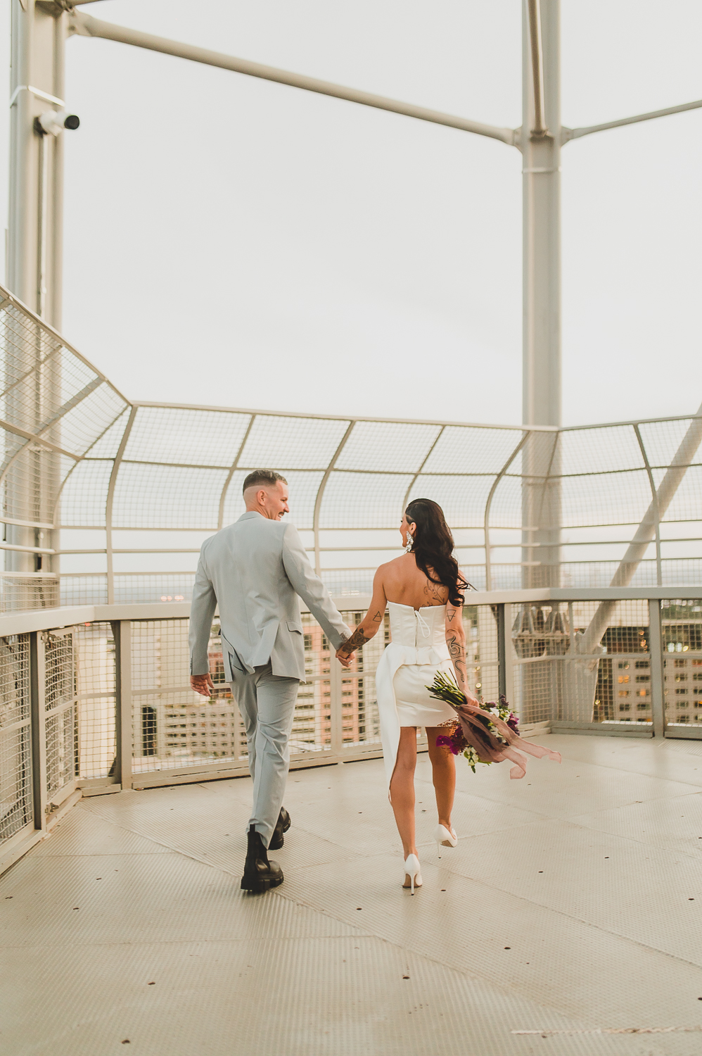 Camila Jun e Chicco Aquino casam no civil na Torre de TV