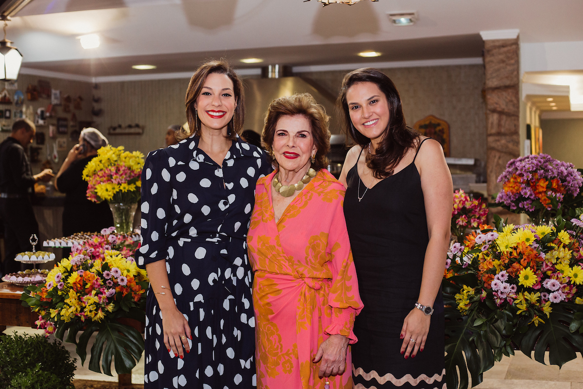 Alda com as netas, Gabriela e Rafaella Corrêa 