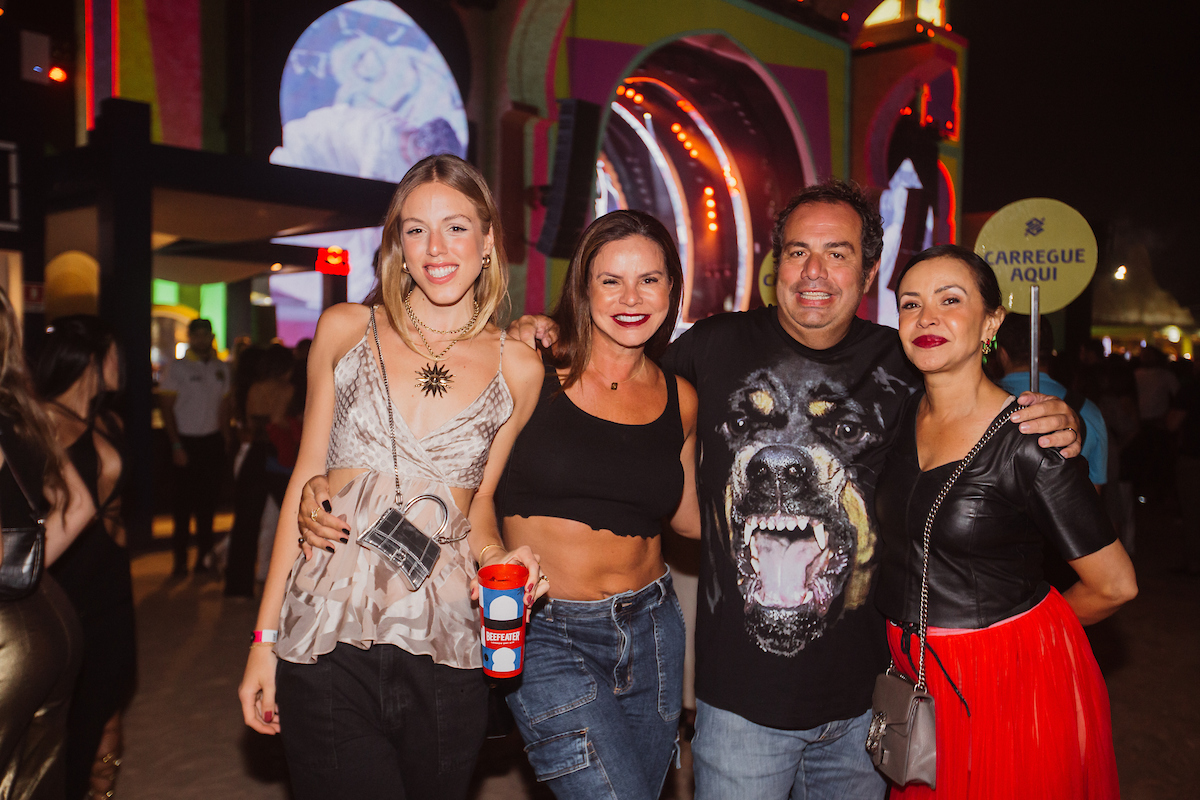 Maria Valentina, Claudia Salomão e Marcio Salomão com Claudia Meireles