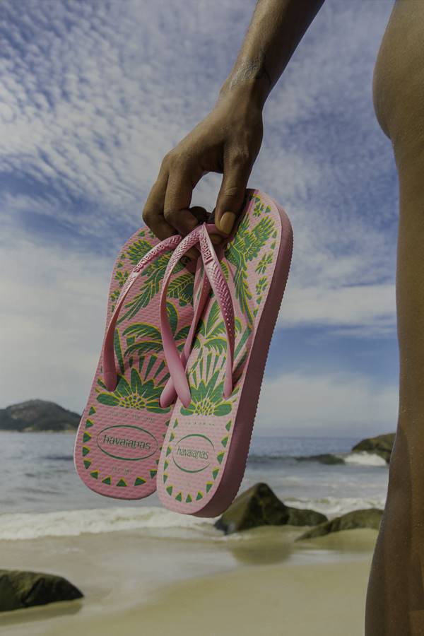 Campanha da Havaianas: chinelo rosa - Metrópoles