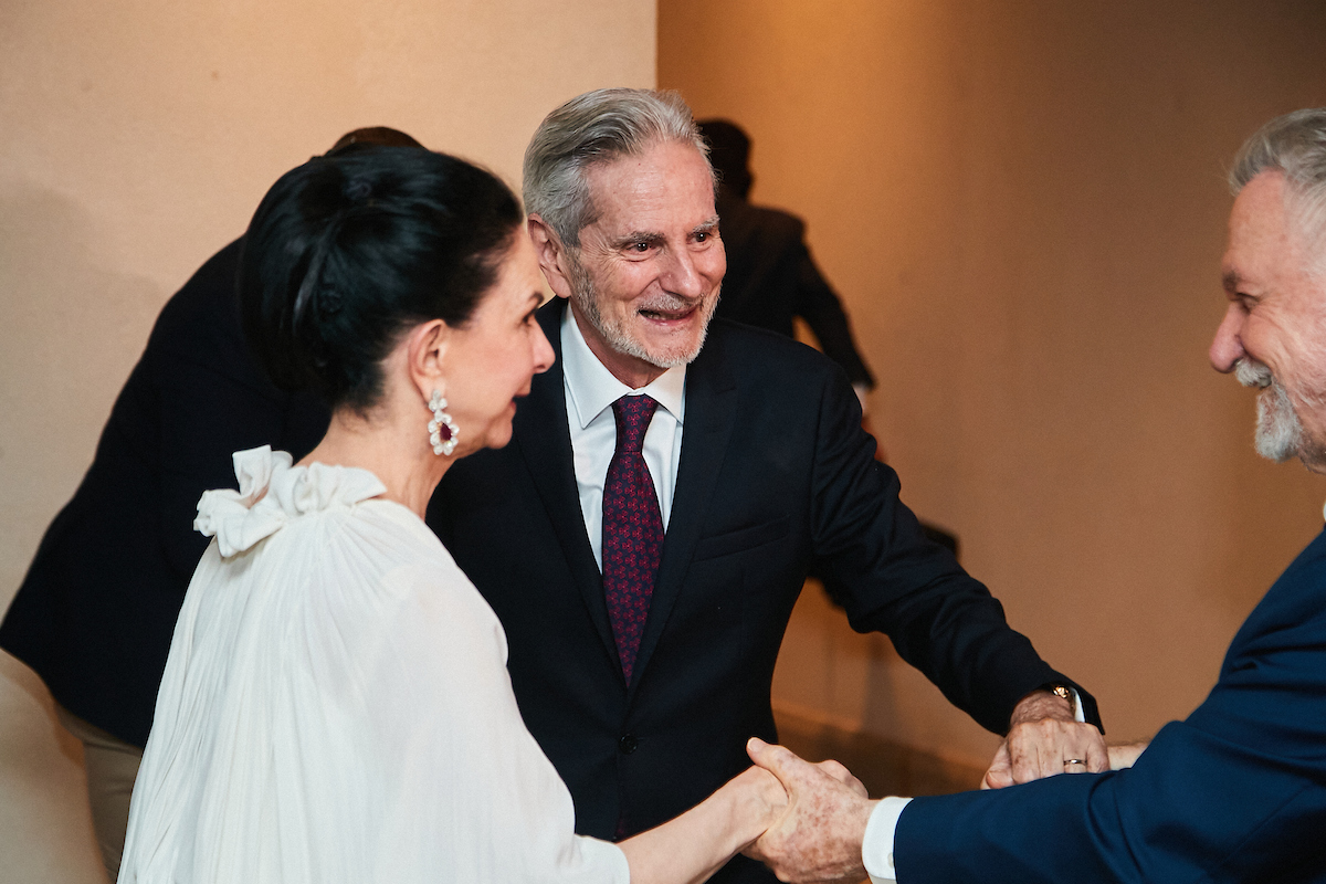 Elizabeth Amorim e Antônio Veronese dançando