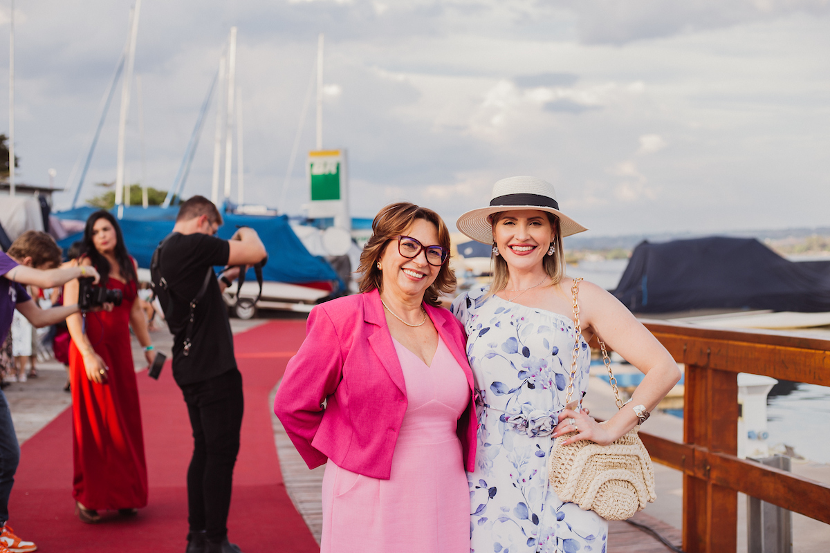 Rosa e Priscila Carvalho