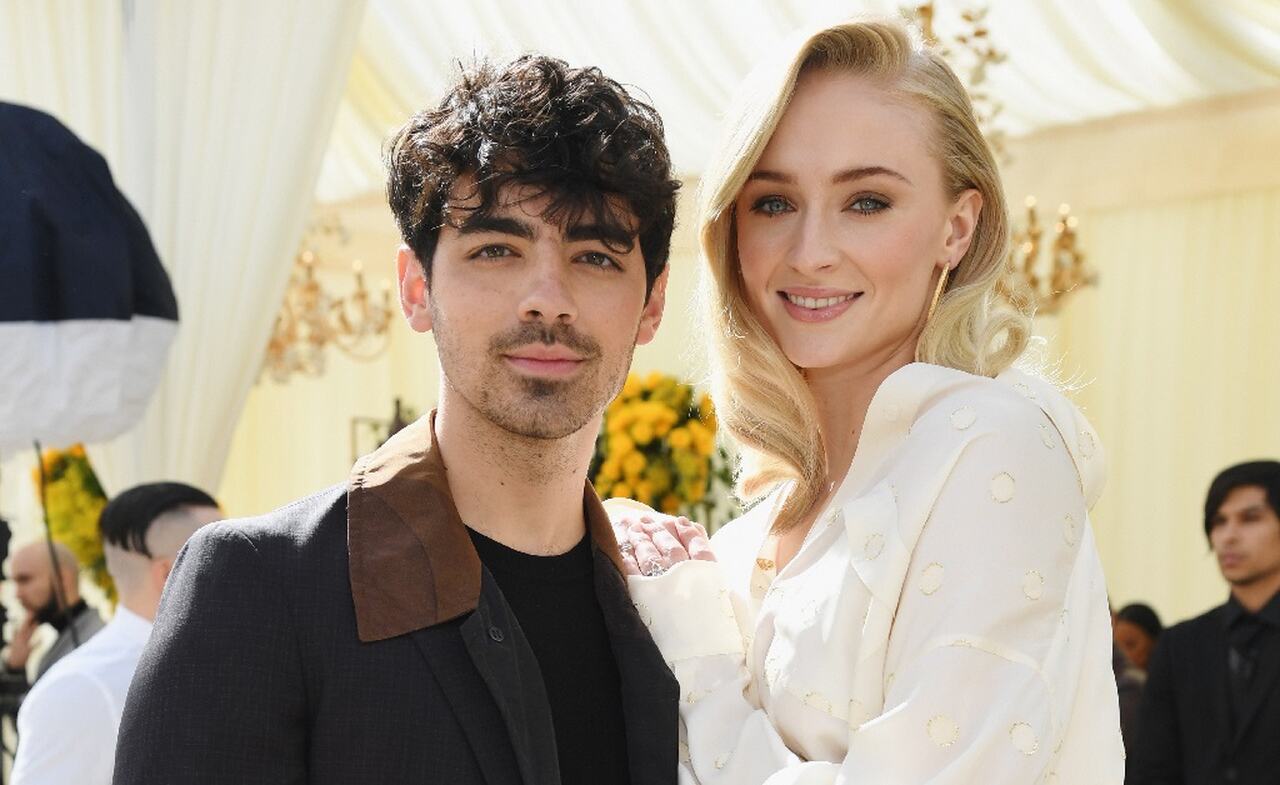 Na foto, os artistas Joe Jonas e Sophie Turner - Metrópoles