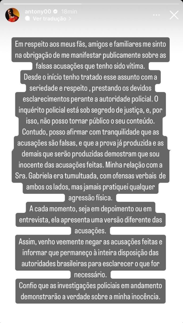 Imagem colorida mostra um print dos stories do jogador Antony, no qual ele se pronuncia sobre o caso de agressão do qual ele é acusado por uma ex-namorada - Metrópoles