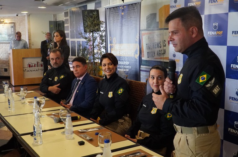 Michelle Bolsonaro e Silvinei Vasques durante evento na Fenaprf