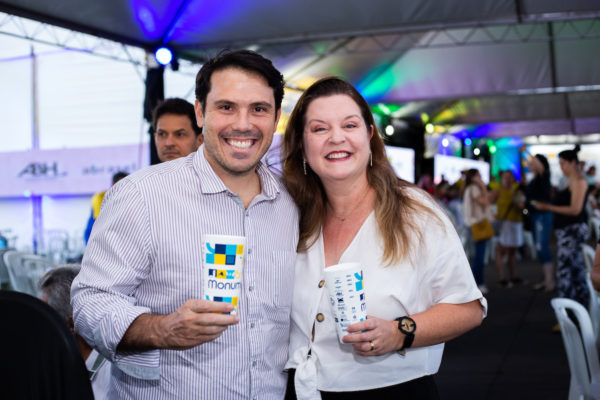 Beto Pinheiro, presidente da Abrasel, e Keli Mayer