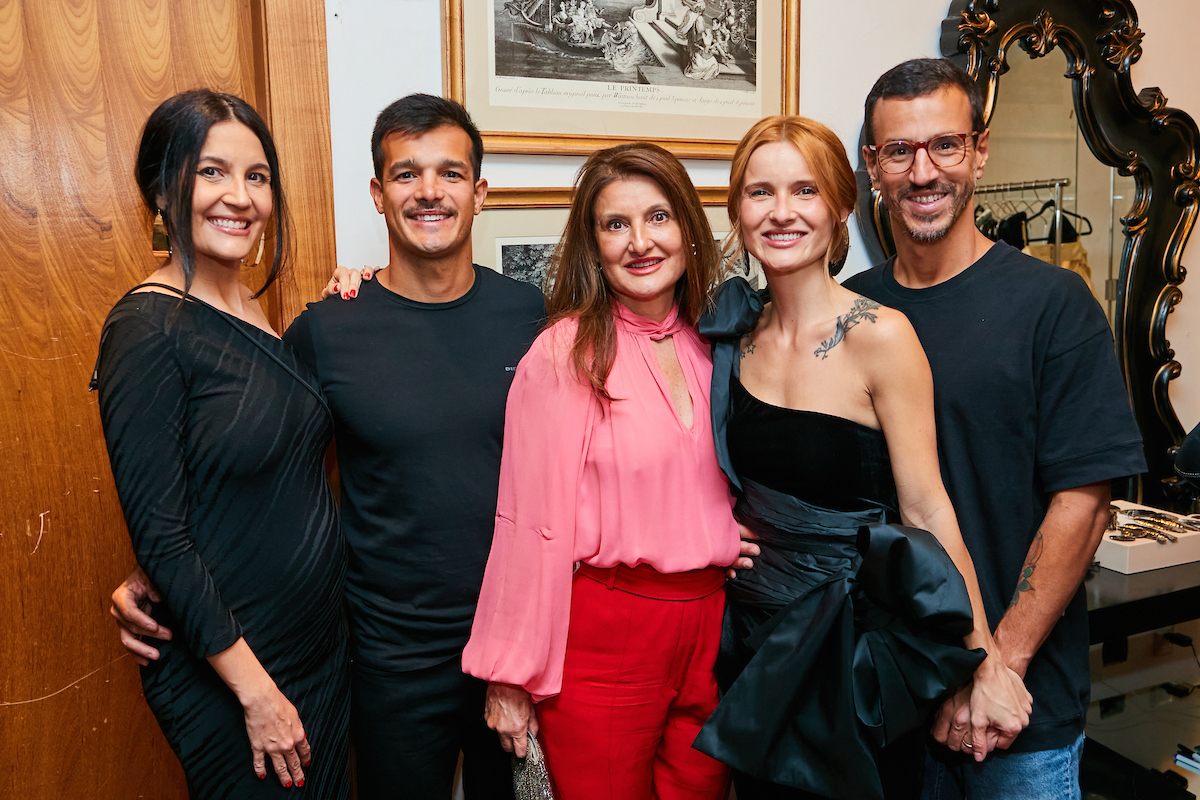 Carla Bernardes, Vitor Pena, Maria do Carmo Borges Pena e Lucila Pena com Rafael Pena