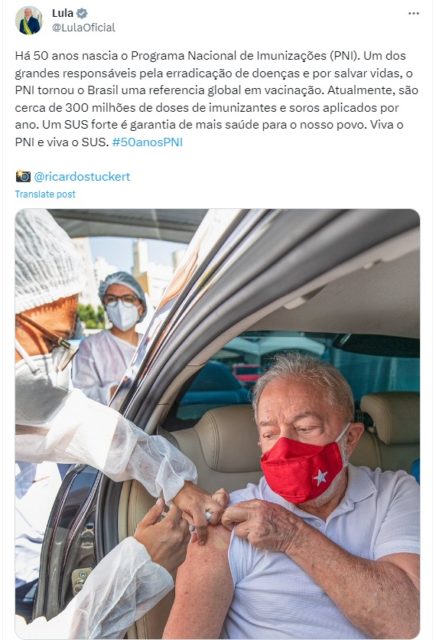 imagem colorida tuite lula tomando vacina - metropoles