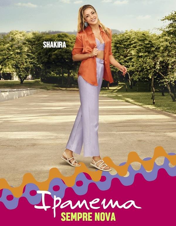 Shakira em campanha de sandálias da Ipanema - Metrópoles