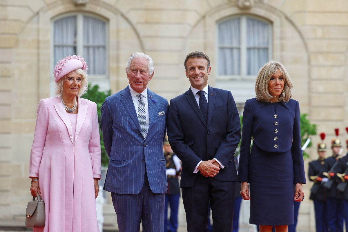 Camila Parker, Charles III, Emmanuel e Brigitte Macron