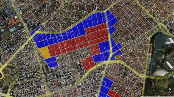 Imagem colorida mostra mapa do bairro Itaim com uma série de quarteirões destacados