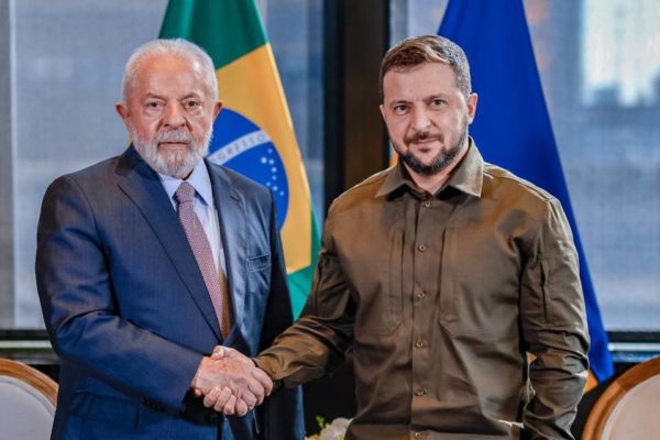 Lula e Zelensky - Metrópoles