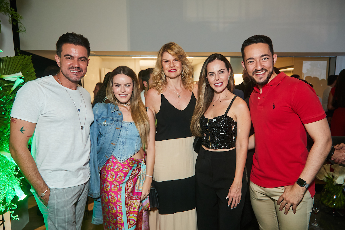 Tiago Correia, Bruna Nardelli, Márcia Witczak, Mariana Hilário e Murilo Fagundes