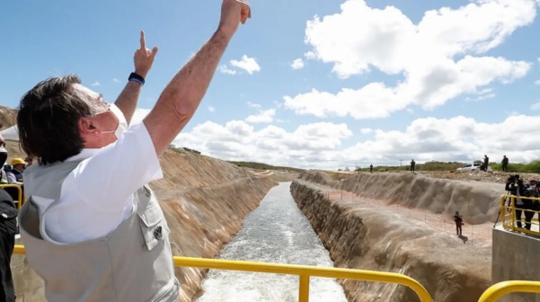 Bolsonaro em obra da transposição do São Francisco