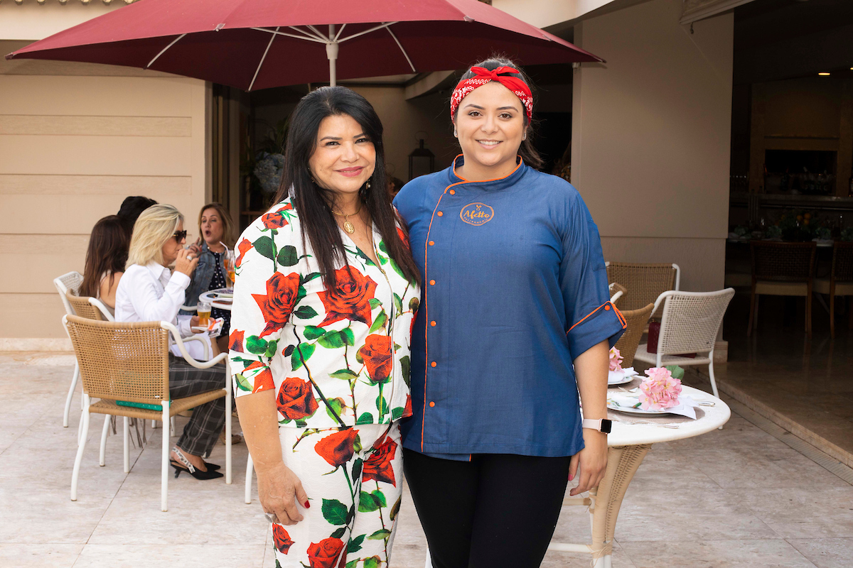 Nevinha e Renata Costa