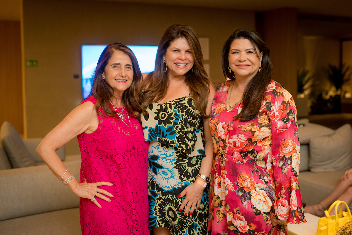 Claudia Tolentino, Janine Brito e Nevinha Costa