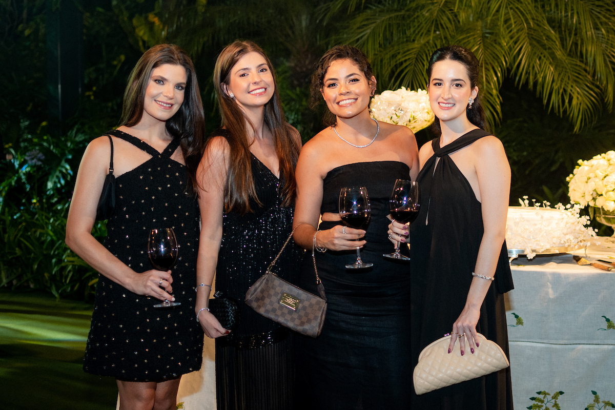 Beatriz Passos, Julia Pochyly, Juliana Lima e Larissa Franco