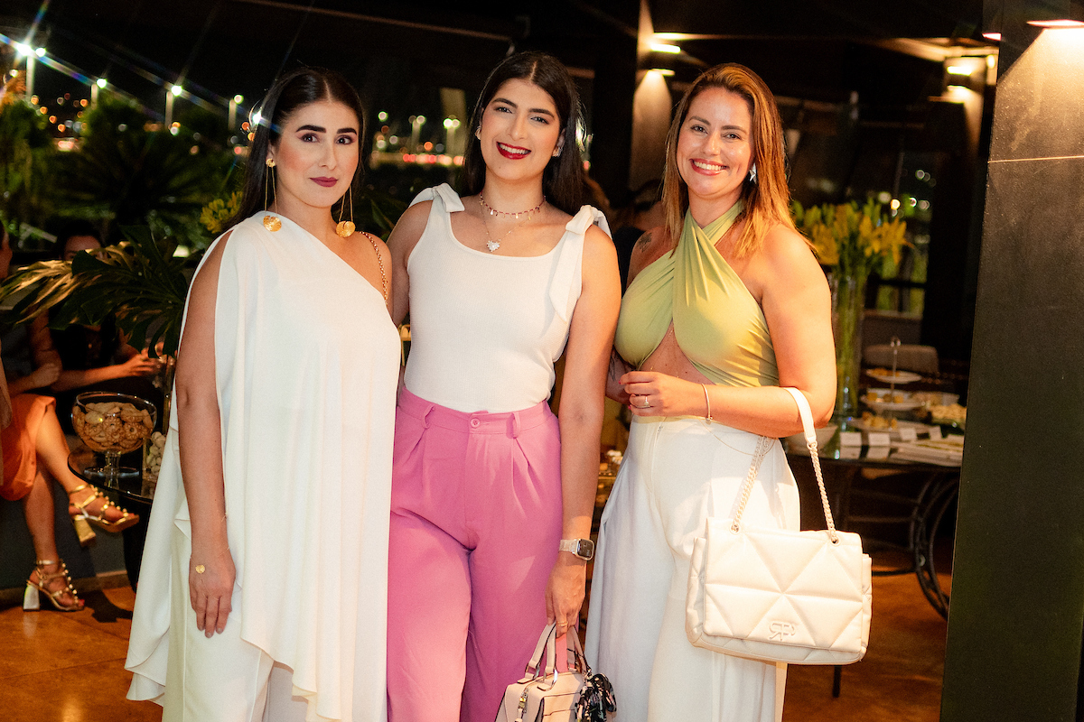 Bruna Santos, Camila Pereira e Paula Mendonça