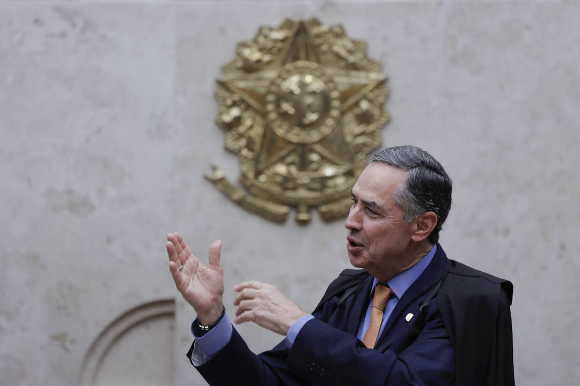Barroso se despede da presidência do STF e exalta democracia