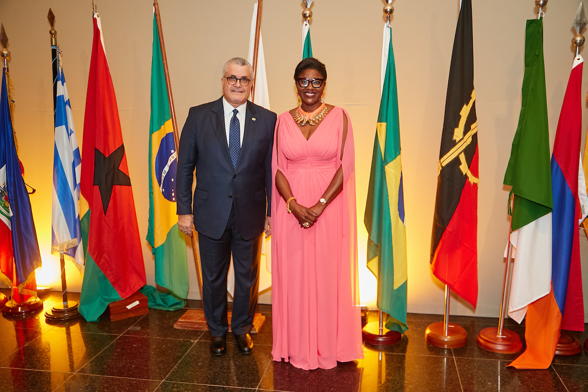Embaixador e embaixatriz do Gabão, Jacques Michel Moudoute-Bell e Julie-Pascale Moudoute-Bell
