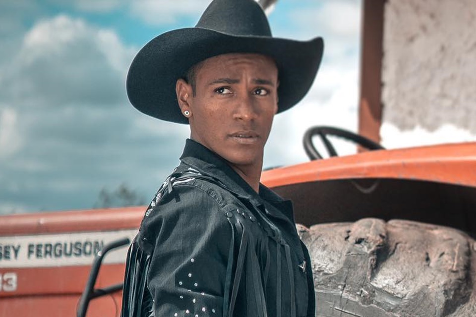 Influenciador Ney Lima sofre grave acidente de carro na Bahia