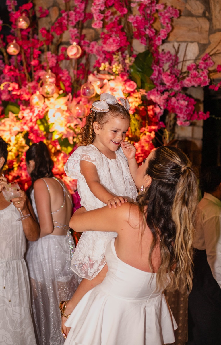 Ana Luísa Sousa Morbeck celebra os 15 anos com festa em Milagres