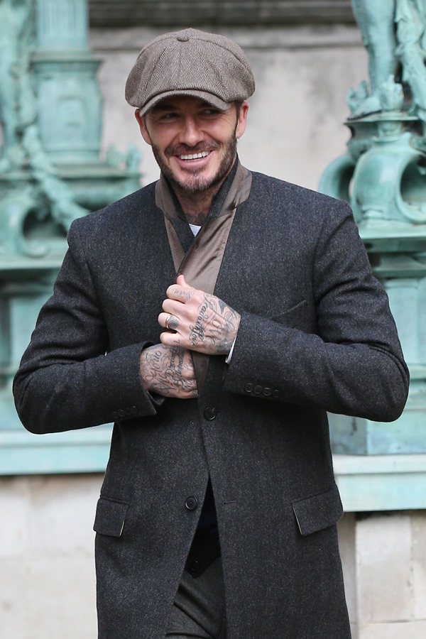 David Beckham usa terno e boina - MEtrópoles