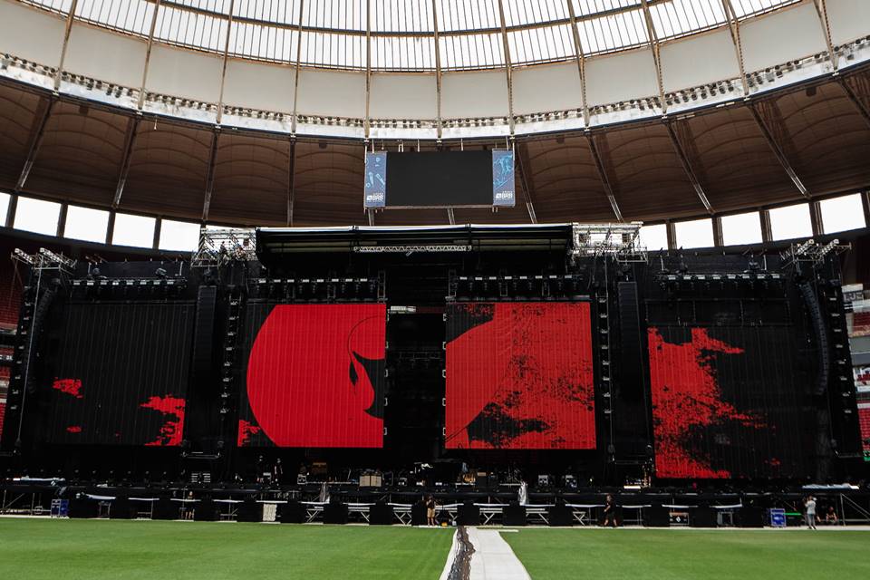 Montamgem do palco de Roger Waters na turnê This is Not a Drill - Metrópoles