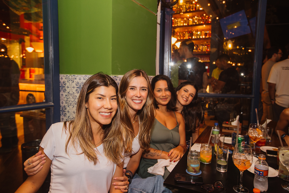 Maria Beatriz Cunha Campos, Juliana Cunha Campos, Bruna Ribeiro e Lara Araújo