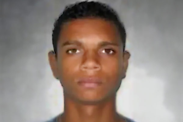Peterson Luiz de Almeida, conhecido como Pet ou Flamengo, é aliado de zinho, solto no Rio de Janeiro