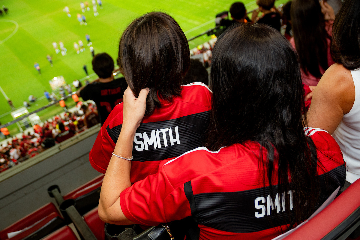 Torcedores acompanham a partida entre Flamengo e Santos