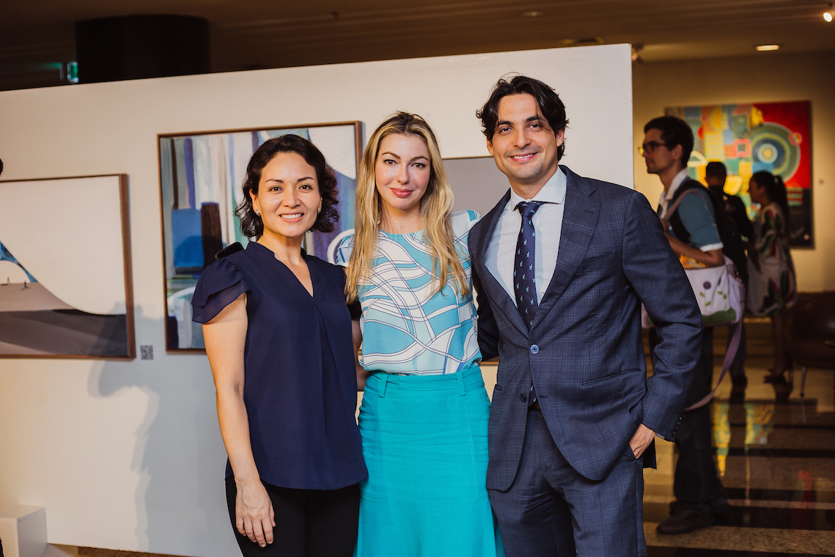 Juliana Bendezú, Thayana Stocco e Alejandro Paredes