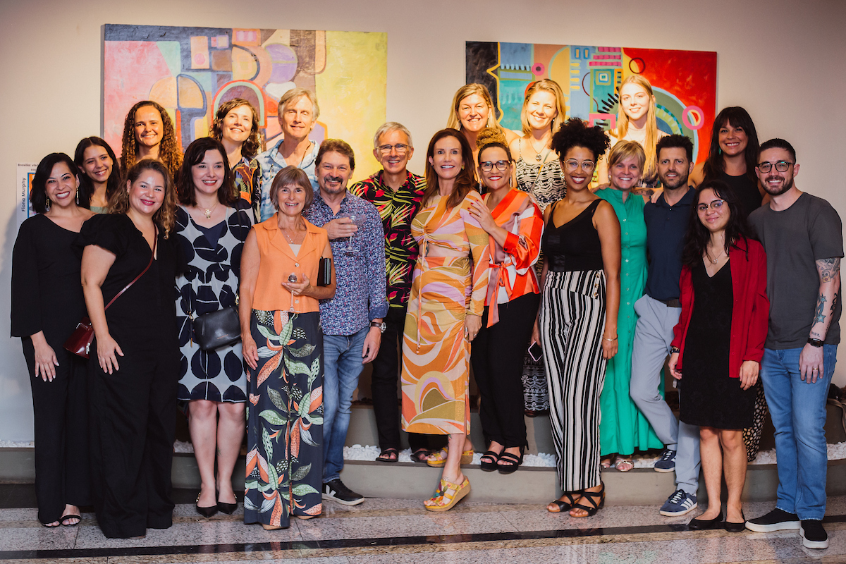 Fiona com professores da escola Americana de Brasília