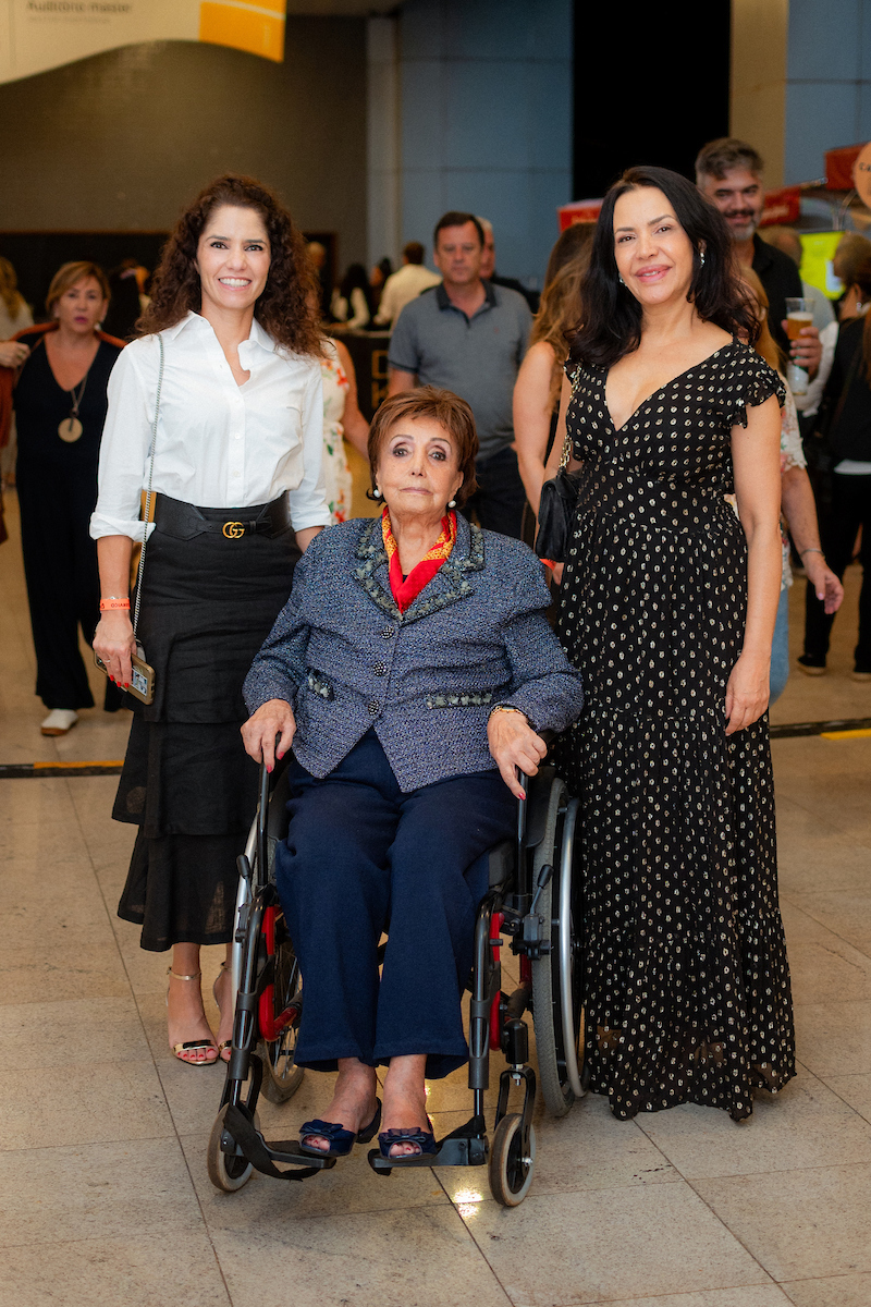 Fernanda Estevão, Elcy Meireles e Claudia Meireles