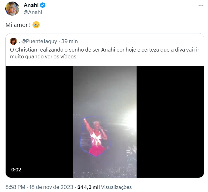 Print colorido de um tweet em que Anahí se declara para Christian Chávez