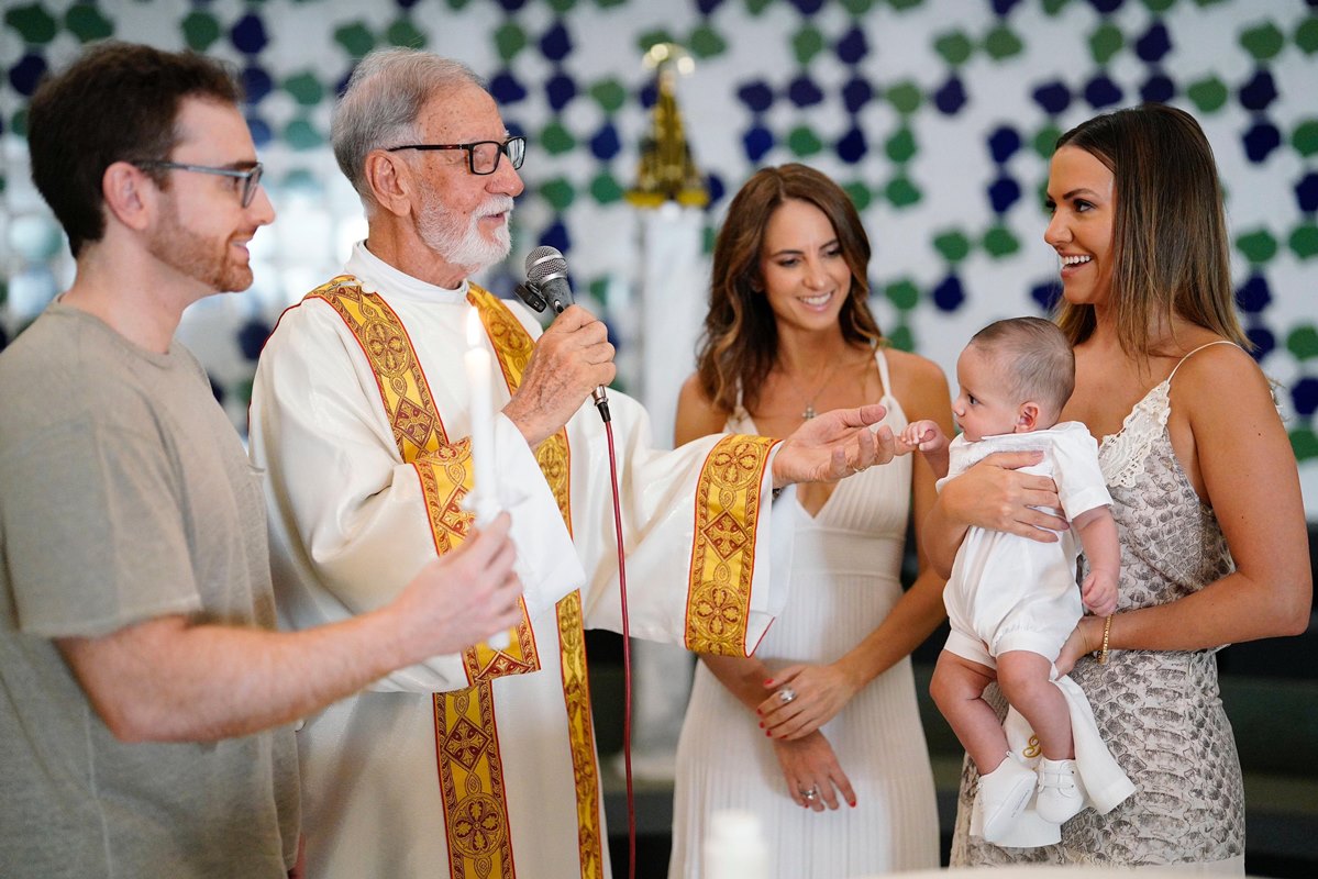 Diácono Poletto com Bernardo de Mello, Fernanda Rocha, Luisa Gontijo e Tom