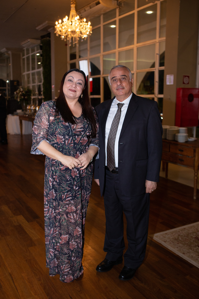 Fabiana Ceyhan e Qais M Shqair, embaixador da Arábia